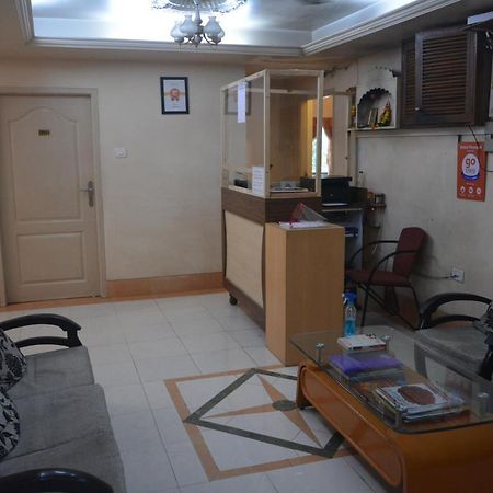 Hotel Poonam Exterior foto