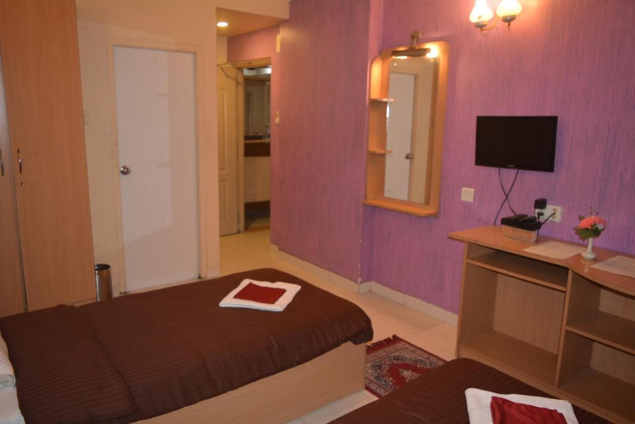 Hotel Poonam Exterior foto